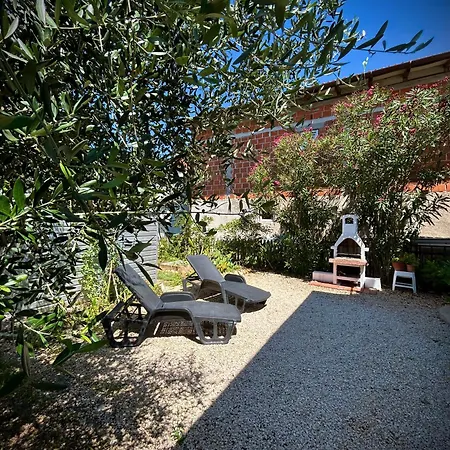 Azriel Appartement Vir