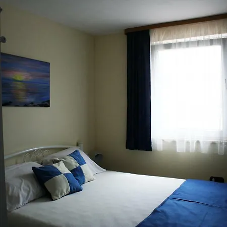 Azriel Apartment *