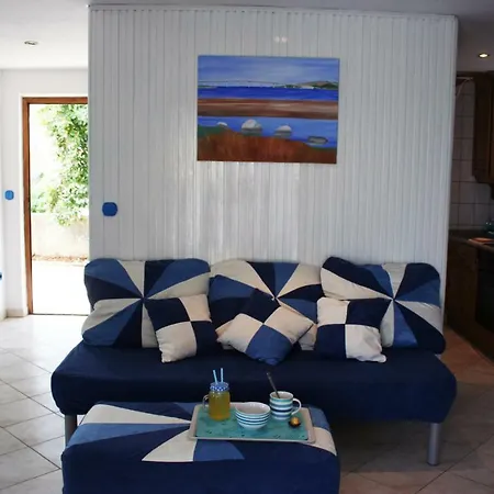 Apartment Azriel Vir