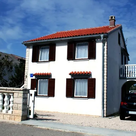 Azriel Apartment