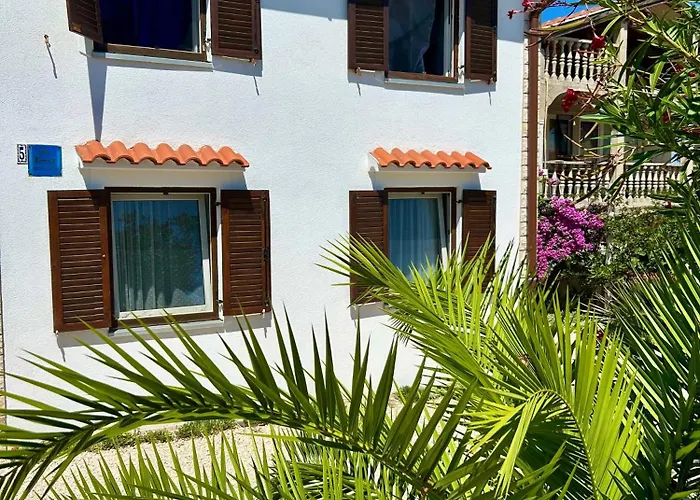 Appartement Azriel Vir